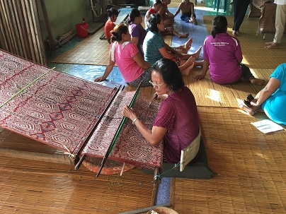 Tisseuses de la communauté Rumah Gare (Malaisie)