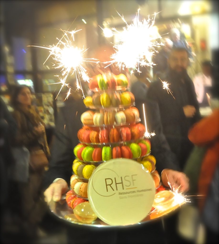 Gateau avec des bougies